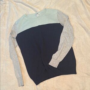Old Navy Women's Color Block Sweater - Light Gray and Dark Blue